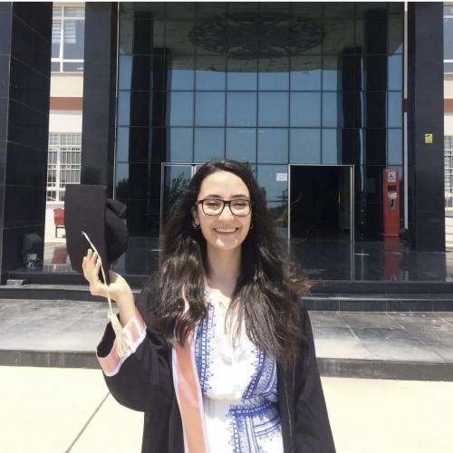 Fizyoterapist Nazlı Şirin Ceyhan