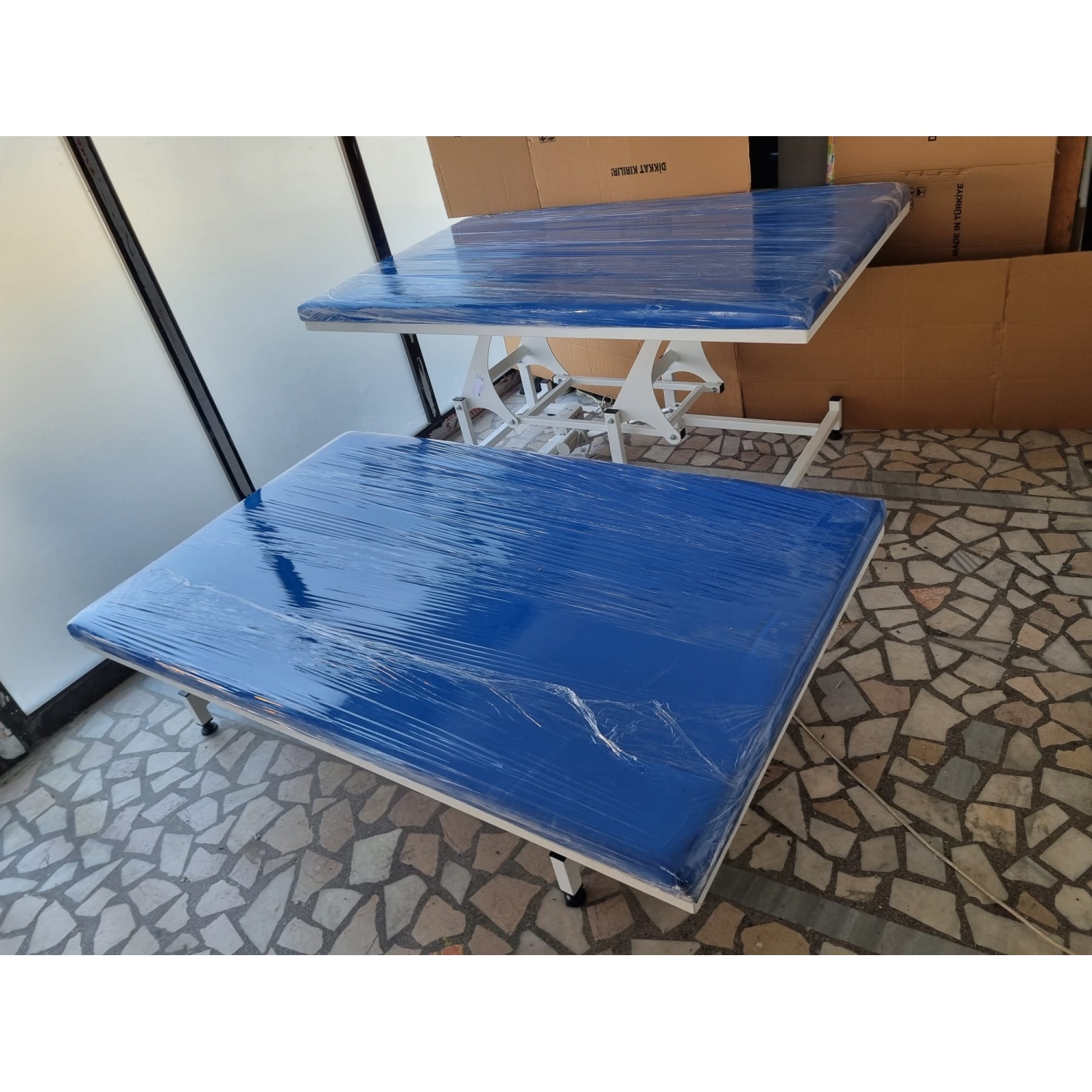 Tek Parçalı Tek Motorlu Bobath Masası Sedye (120x200) UTS KAYITLI